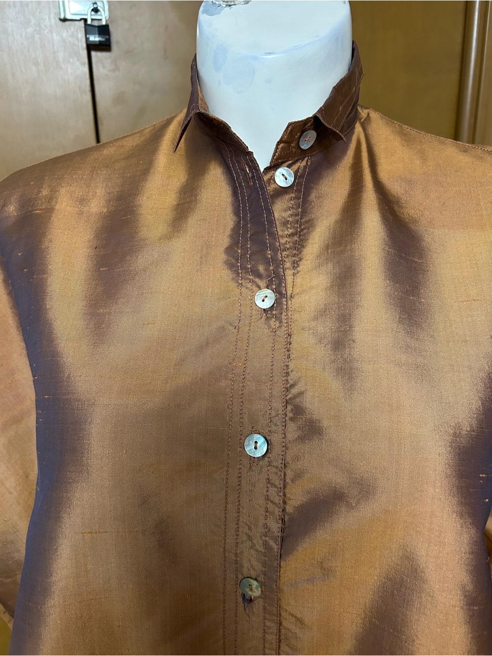 Cropped Copper Button-Down Shirt - Picture 4 of 5